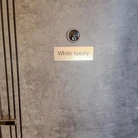 White Luxury Apartmán