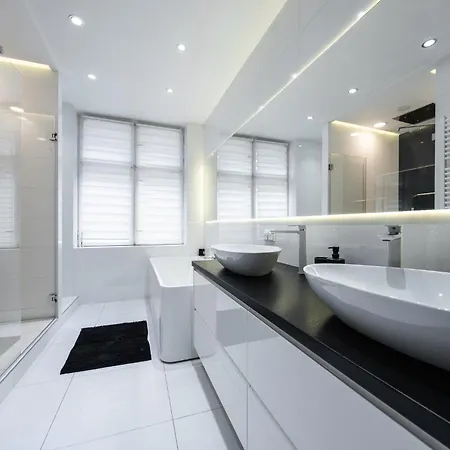 White Luxury Apartment