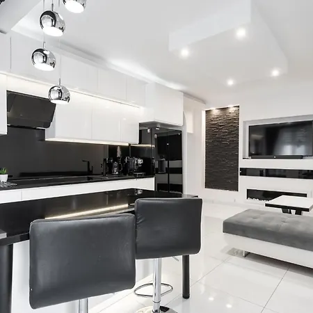 White Luxury Lägenhet *