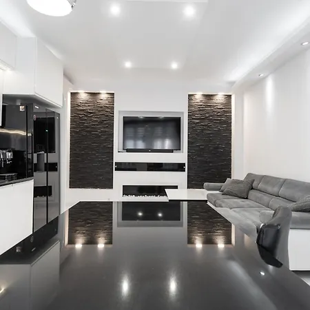 White Luxury Katoviçe